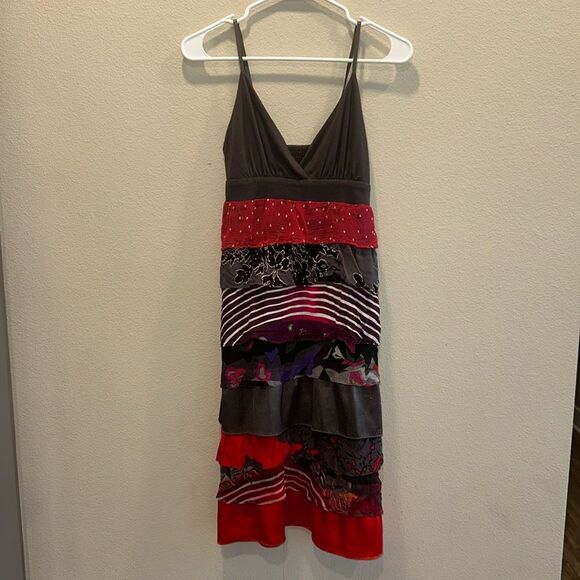 DEPT Sz S Tiered Ruffle Midi Dress Red Black Pattern Whimsigoth Coachella - Picture 2 of 8